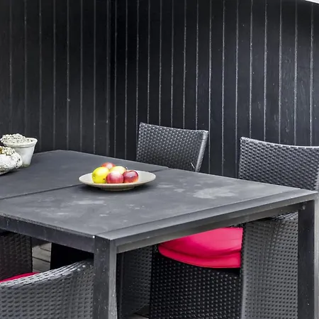 Emeline - 1-7km From The Sea By Interhome *